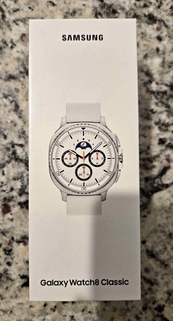 Samsung Galaxy Watch8 Classic 47mm Silver Stainless Case White Silicone Band
