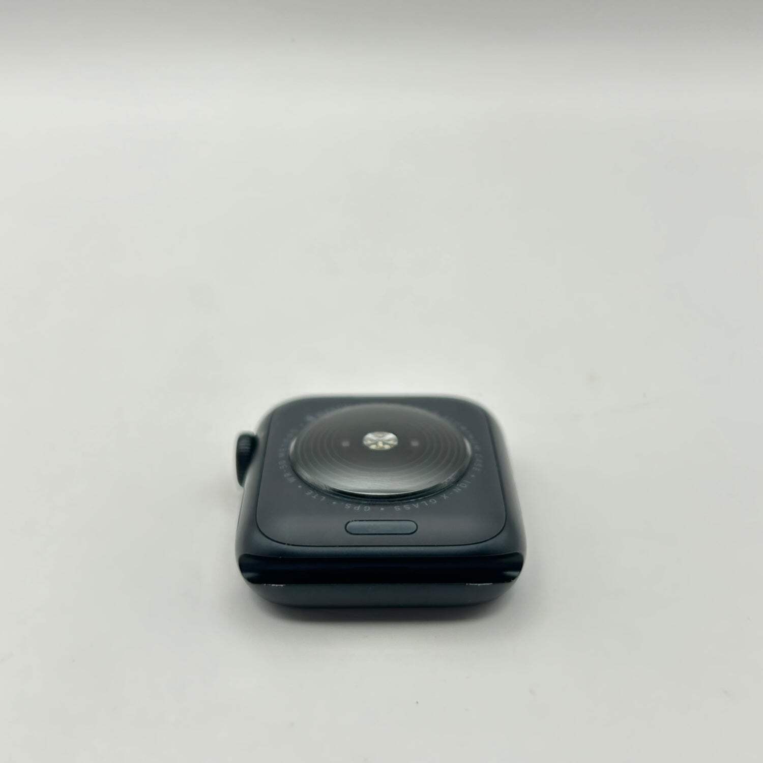 Unlocked Apple Watch SE 2nd Gen 40MM Aluminum Black Sport Band MRG63LL/A