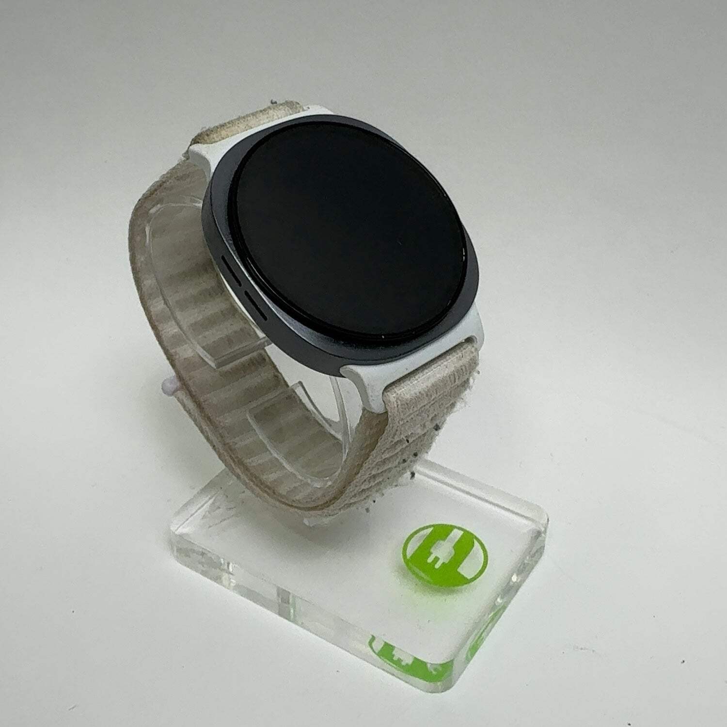 GPS Only Samsung Galaxy Watch8 Armor Aluminum SM-L335U