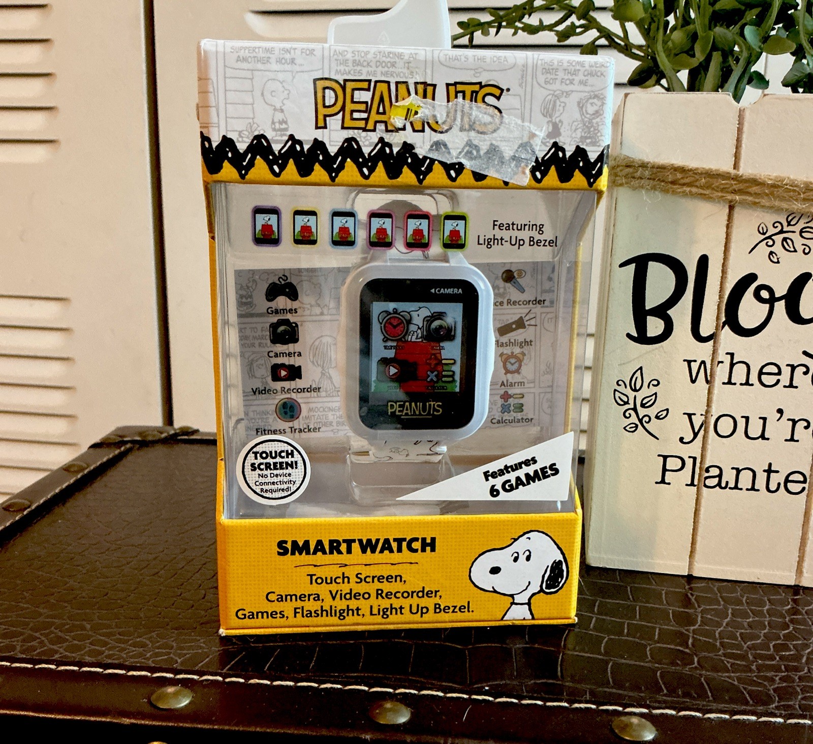 Peanuts Touchscreen Kids’ Smart Watch w/ Silicone Strap Multifunction & 6 Games