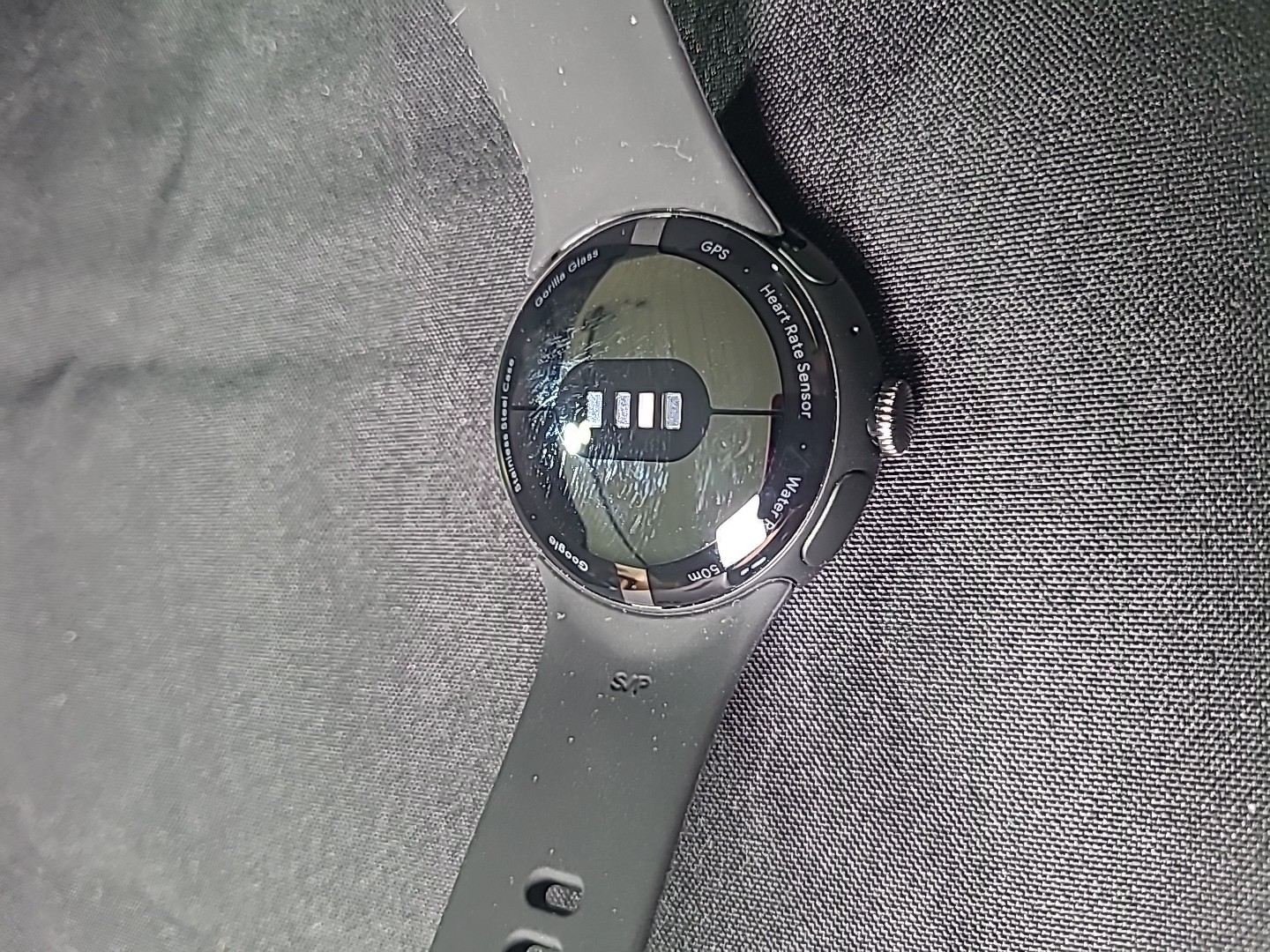 Google Pixel Watch With/avec Fitbit – Matte Clack Stainless Steel
