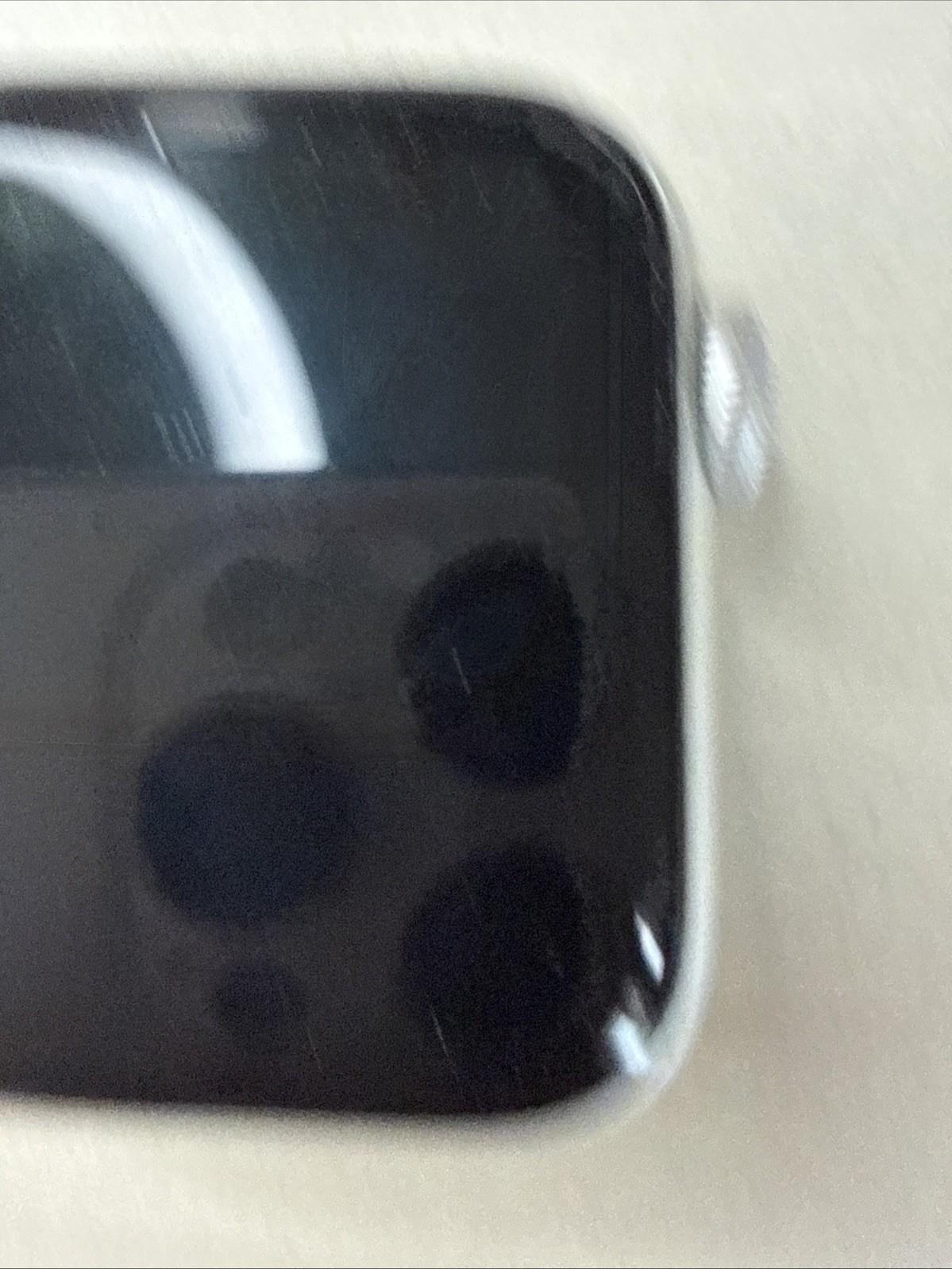 Apple Watch SE 1st Gen. 40mm Aluminum Silver GPS LTE A2352 – LOCKED
