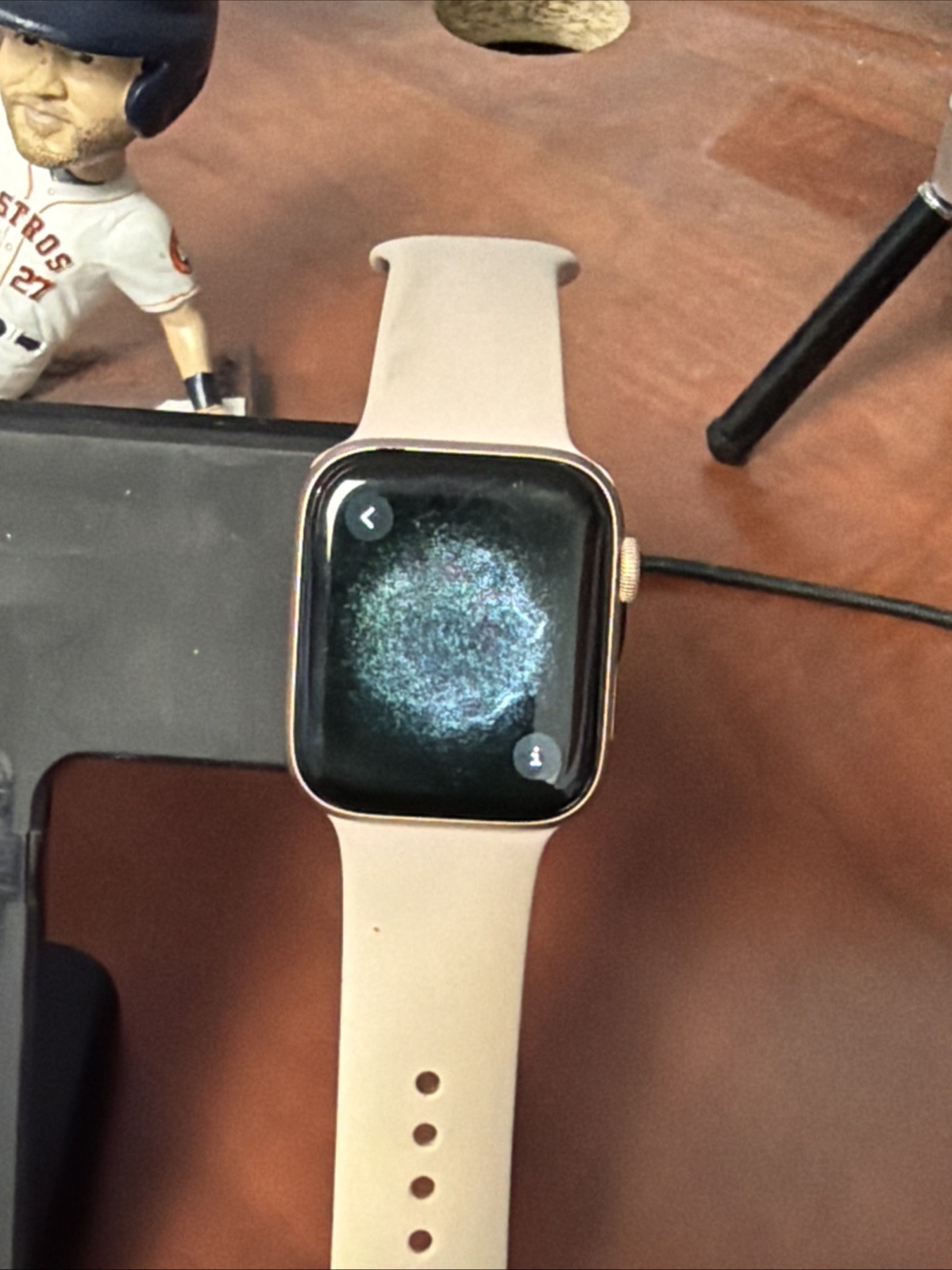 Apple Watch Series 5 44mm Rose Gold Aluminum GPS + Cellular Pink Silicone Band