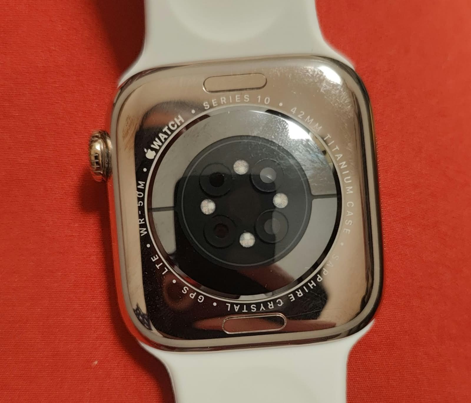 Apple Watch Series 10 42mm GPS + LTE Gold Titanium 4138
