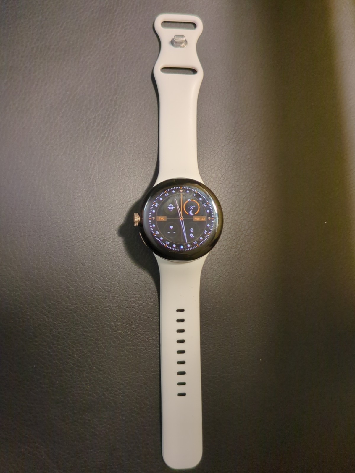 Google Pixel Watch, Champagne Gold Case, 7 Sets of Active Bands