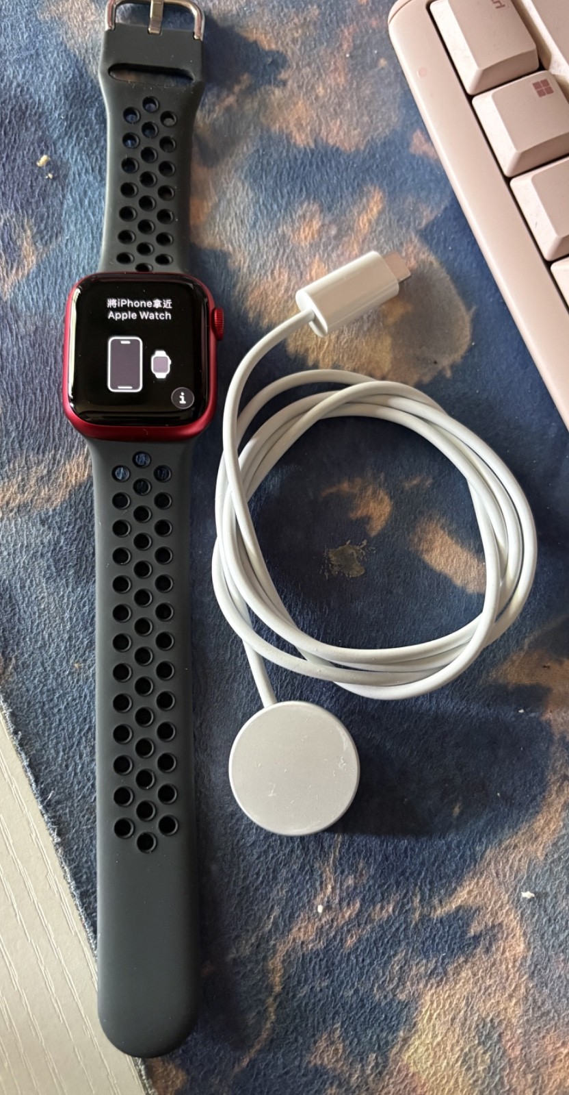 Apple Watch (Series 8) 41mm Red Aluminum (LTE) w/ Nike Sport – Excellent