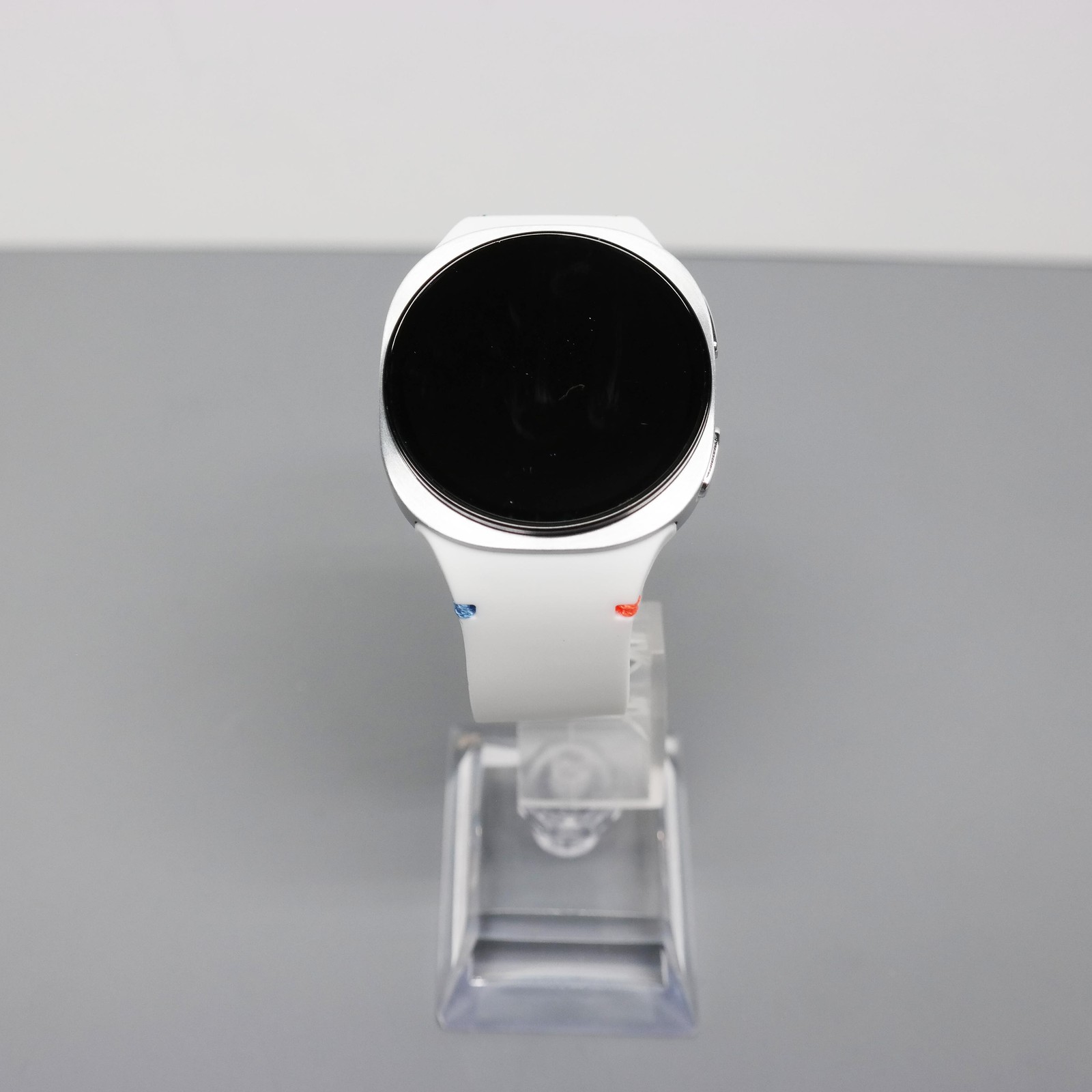Samsung Galaxy Watch8 SM-L325U Aluminum Smartwatch 40mm LTE – Silver