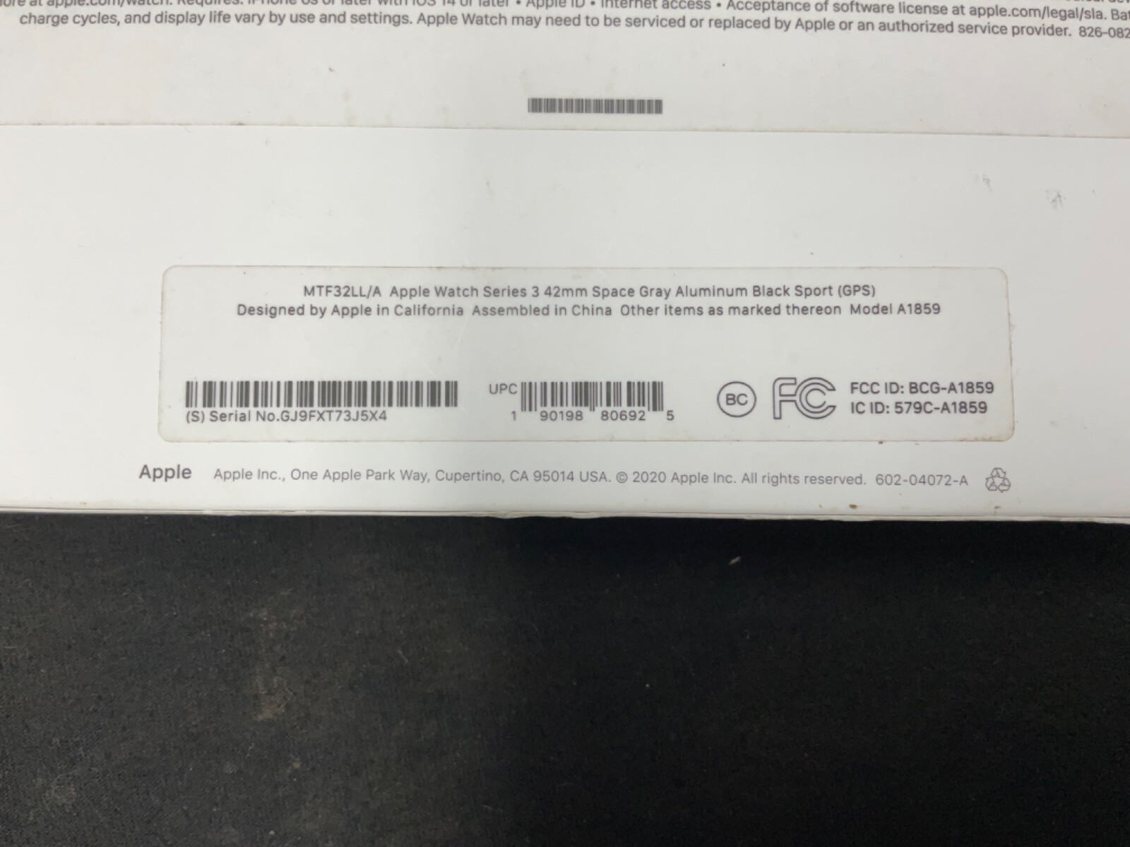 Apple Watch Series 3 42mm Space Gray Aluminum (GPS) A1859