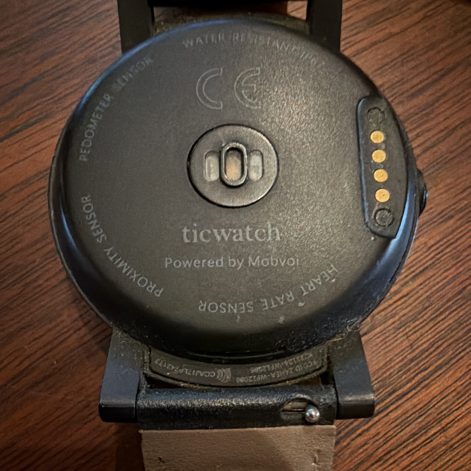 Mobvoi TicWatch 2 42mm Black Leather Band 4GB Heart Rate Water Resistant