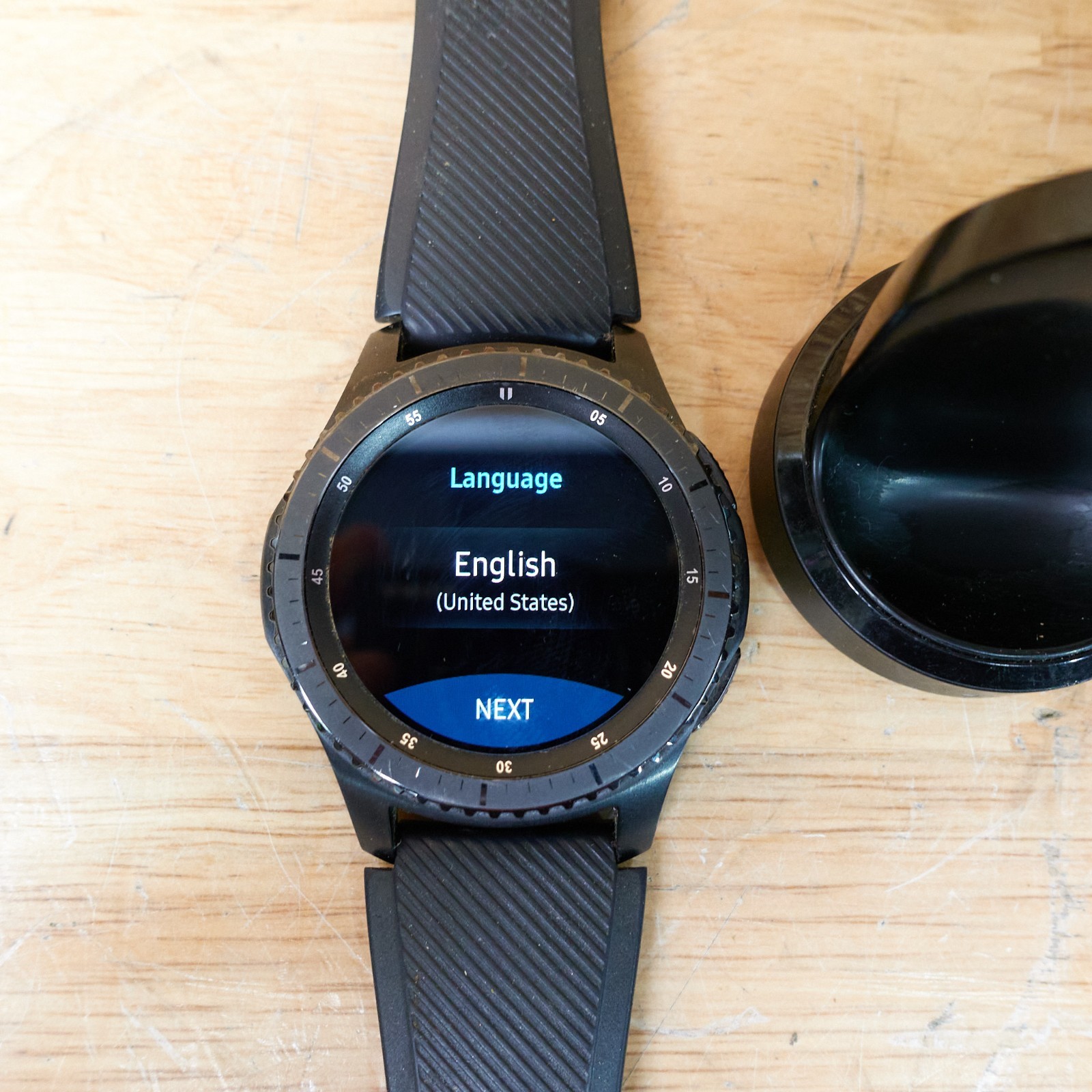 Samsung Gear S3 Frontier 46mm SM-R765 LTE Smartwatch – Black w/ Base TESTED
